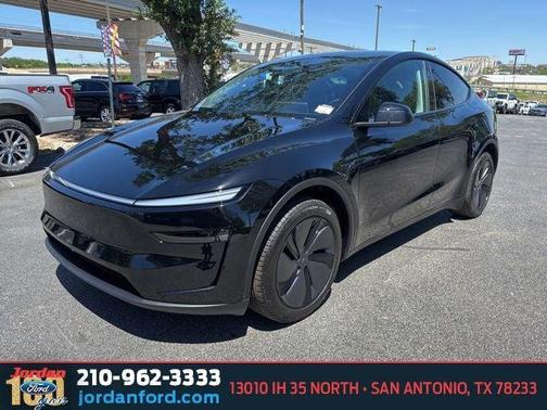Diamond Black 2026 Tesla Model Y Premium Rear-Wheel Drive