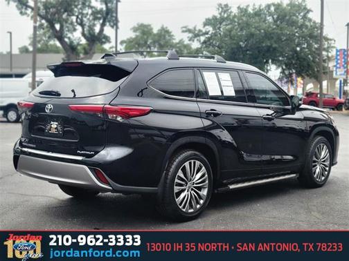 2021 Toyota Highlander Platinum