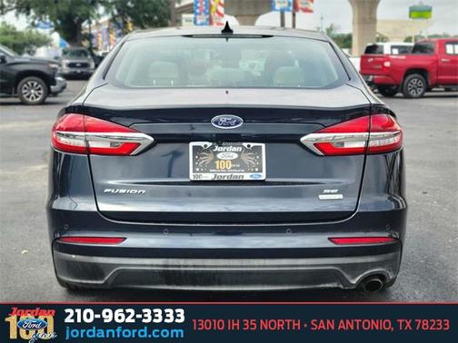 2020 Ford Fusion SE