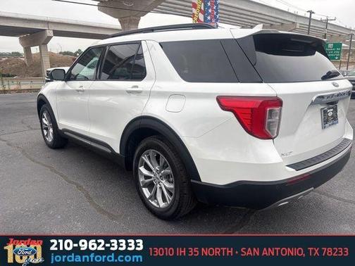 STAR WHITE MET TRI-COAT 2023 Ford Explorer XLT