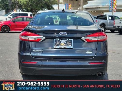 2020 Ford Fusion SE