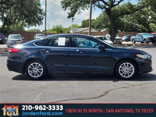 2020 Ford Fusion SE