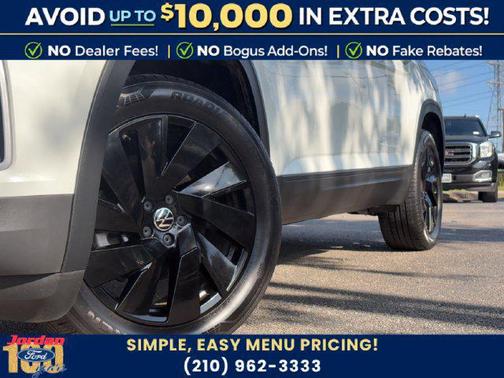 Pure White 2024 Volkswagen Atlas 2.0T SE w/Technology