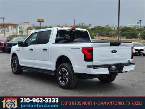 2022 Ford F-150 Lightning XLT