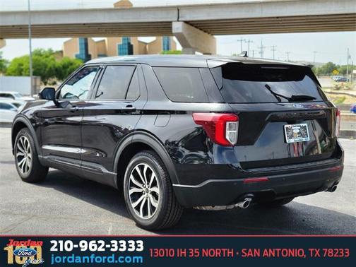 2022 Ford Explorer ST-Line