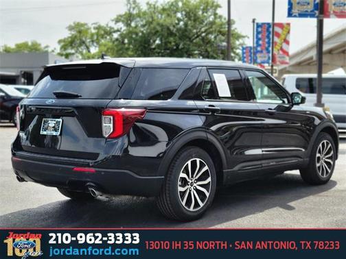 2022 Ford Explorer ST-Line