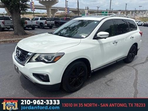 2017 Nissan Pathfinder SL