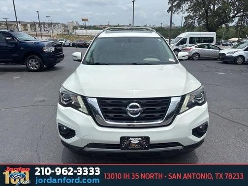 2017 Nissan Pathfinder SL