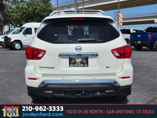 2017 Nissan Pathfinder SL
