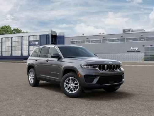 Metallic 2025 Jeep Grand Cherokee Laredo X