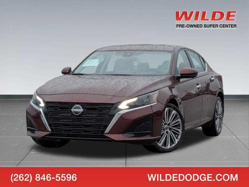 Garnet Pearl 2023 Nissan Altima 2.5 SL