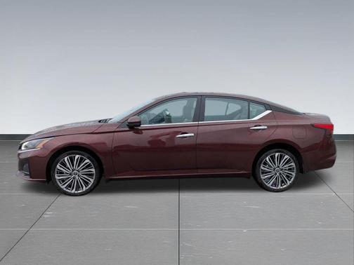 Garnet Pearl 2023 Nissan Altima 2.5 SL