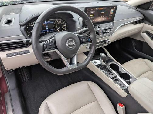 Garnet Pearl 2023 Nissan Altima 2.5 SL