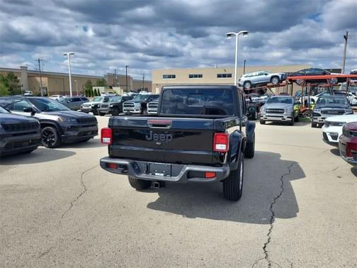 2023 Jeep Gladiator Sport