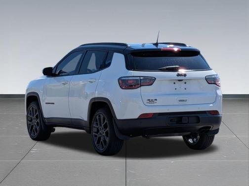 White Clearcoat 2019 Jeep Compass Altitude