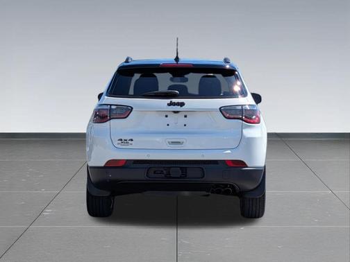 White Clearcoat 2019 Jeep Compass Altitude