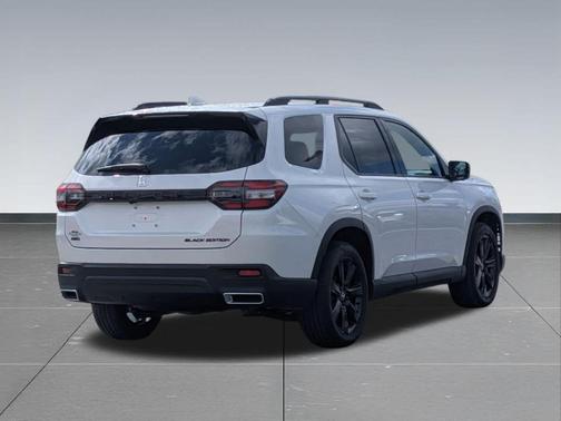 Platinum White Pearl 2025 Honda Pilot Black Edition
