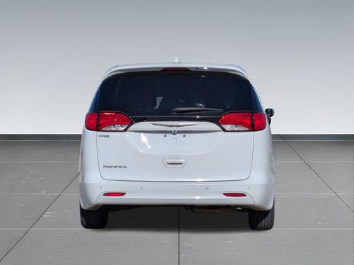 2018 Chrysler Pacifica LX