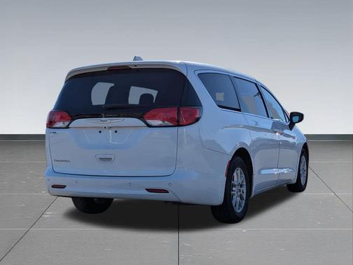 2018 Chrysler Pacifica LX