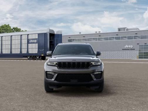 Metallic 2025 Jeep Grand Cherokee Limited