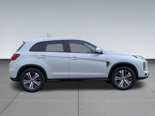2024 Mitsubishi Outlander Sport SE