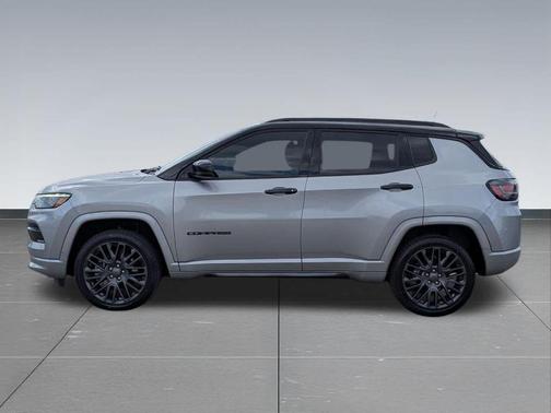 Billet Silver Metallic Clearcoat 2023 Jeep Compass Altitude