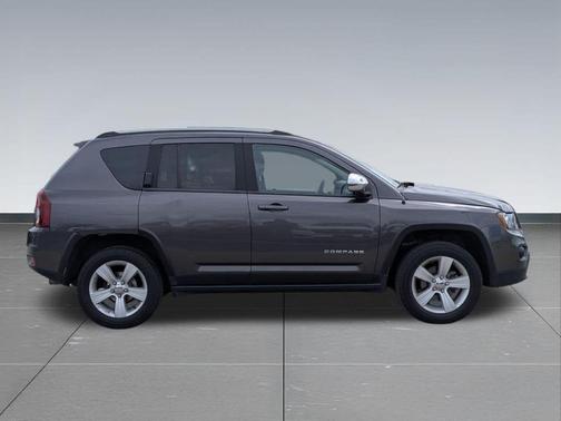 Granite Crystal Clearcoat Metallic 2017 Jeep Compass Sport