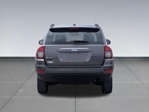 Granite Crystal Clearcoat Metallic 2017 Jeep Compass Sport