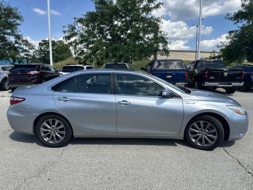 2016 Toyota Camry Hybrid XLE