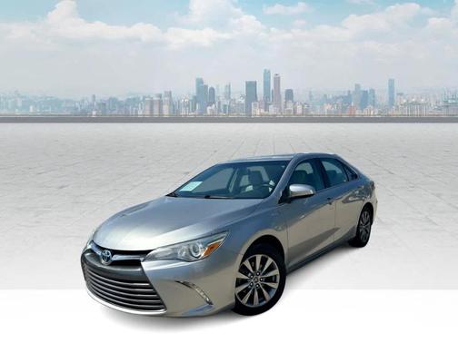 2016 Toyota Camry Hybrid XLE