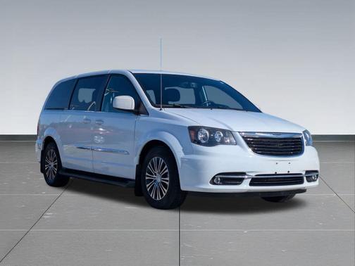 2014 Chrysler Town & Country S