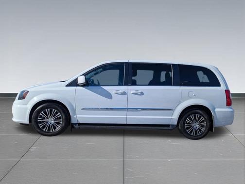2014 Chrysler Town & Country S