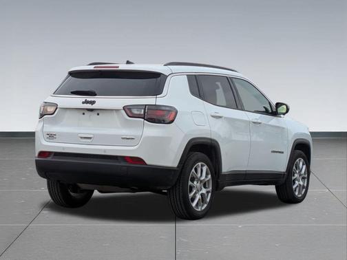 2024 Jeep Compass Latitude Lux