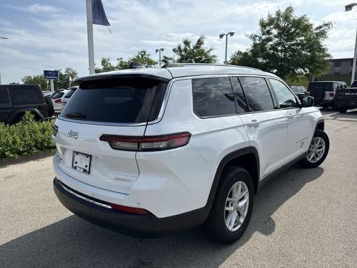 2022 Jeep Grand Cherokee L Laredo