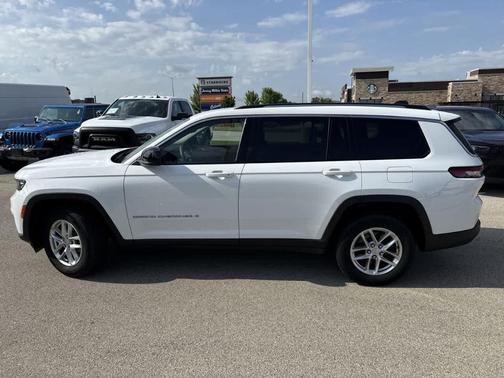 2022 Jeep Grand Cherokee L Laredo