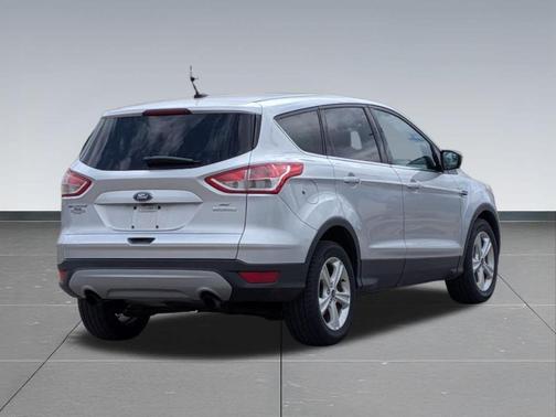 Ingot Silver Metallic 2014 Ford Escape SE