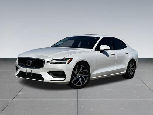 2019 Volvo S60 T6 Momentum
