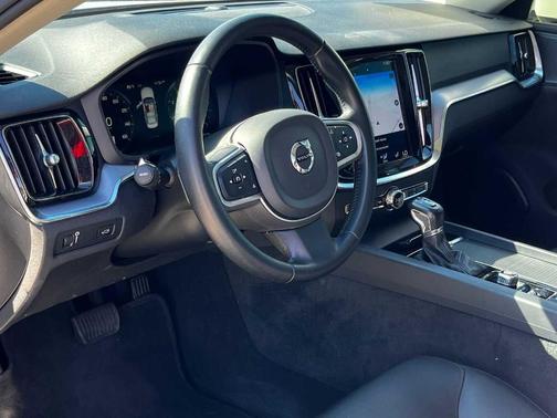 2019 Volvo S60 T6 Momentum