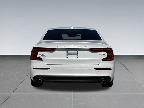 2019 Volvo S60 T6 Momentum