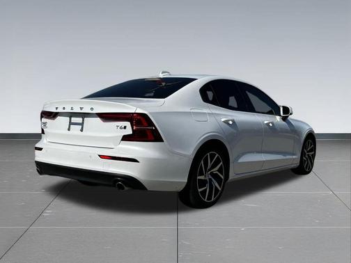 2019 Volvo S60 T6 Momentum