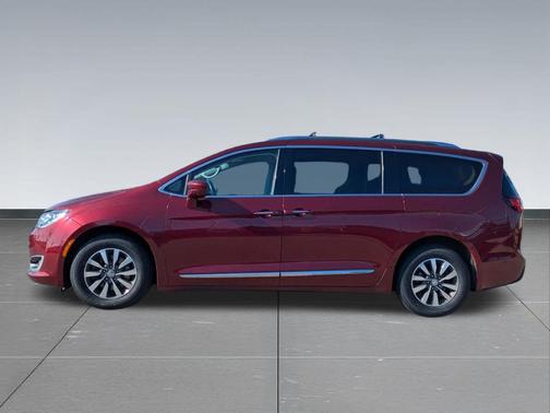 2020 Chrysler Pacifica Touring-L Plus