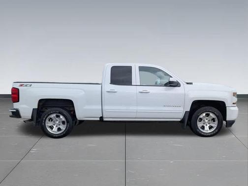 Summit White 2018 Chevrolet Silverado 1500 LT