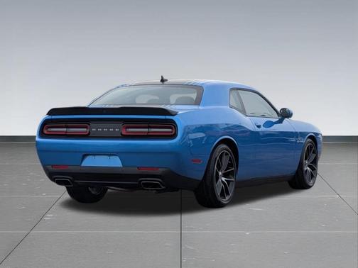 2016 Dodge Challenger 392 Hemi Scat Pack Shaker