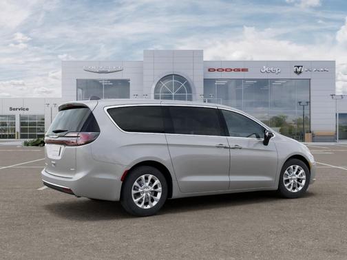 Silver Mist Clearcoat 2026 Chrysler Pacifica Select