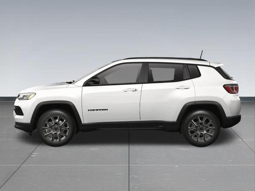 Bright White Clearcoat 2025 Jeep Compass Latitude