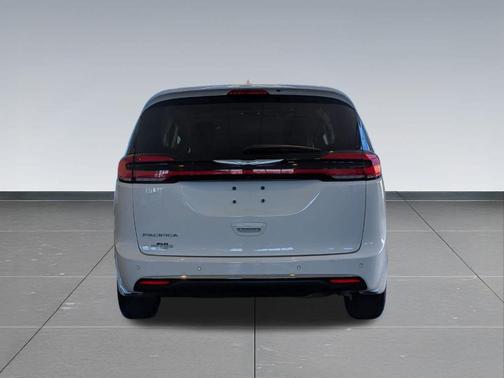 2021 Chrysler Pacifica Touring-L