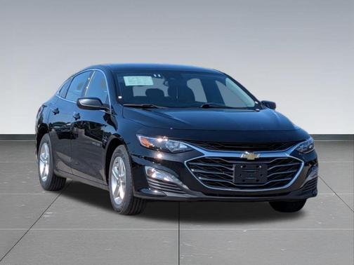 Mosaic Black Metallic 2023 Chevrolet Malibu LT