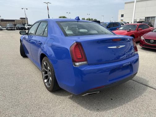 2018 Chrysler 300 Touring