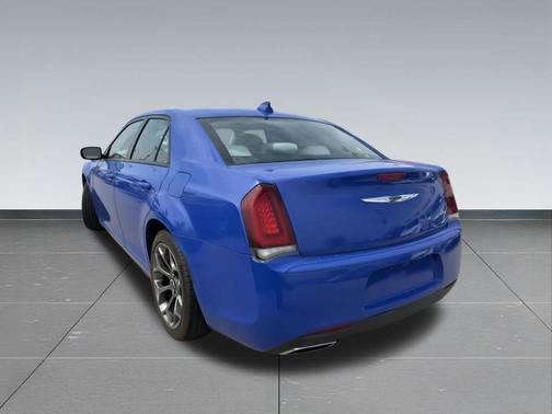 2018 Chrysler 300 Touring