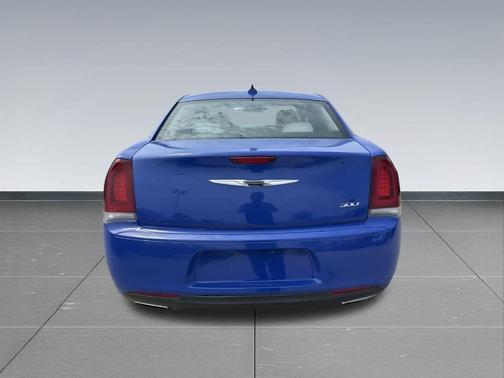 2018 Chrysler 300 Touring